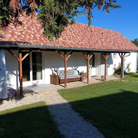 Florie Hébergement de vacances Cserszegtomaj